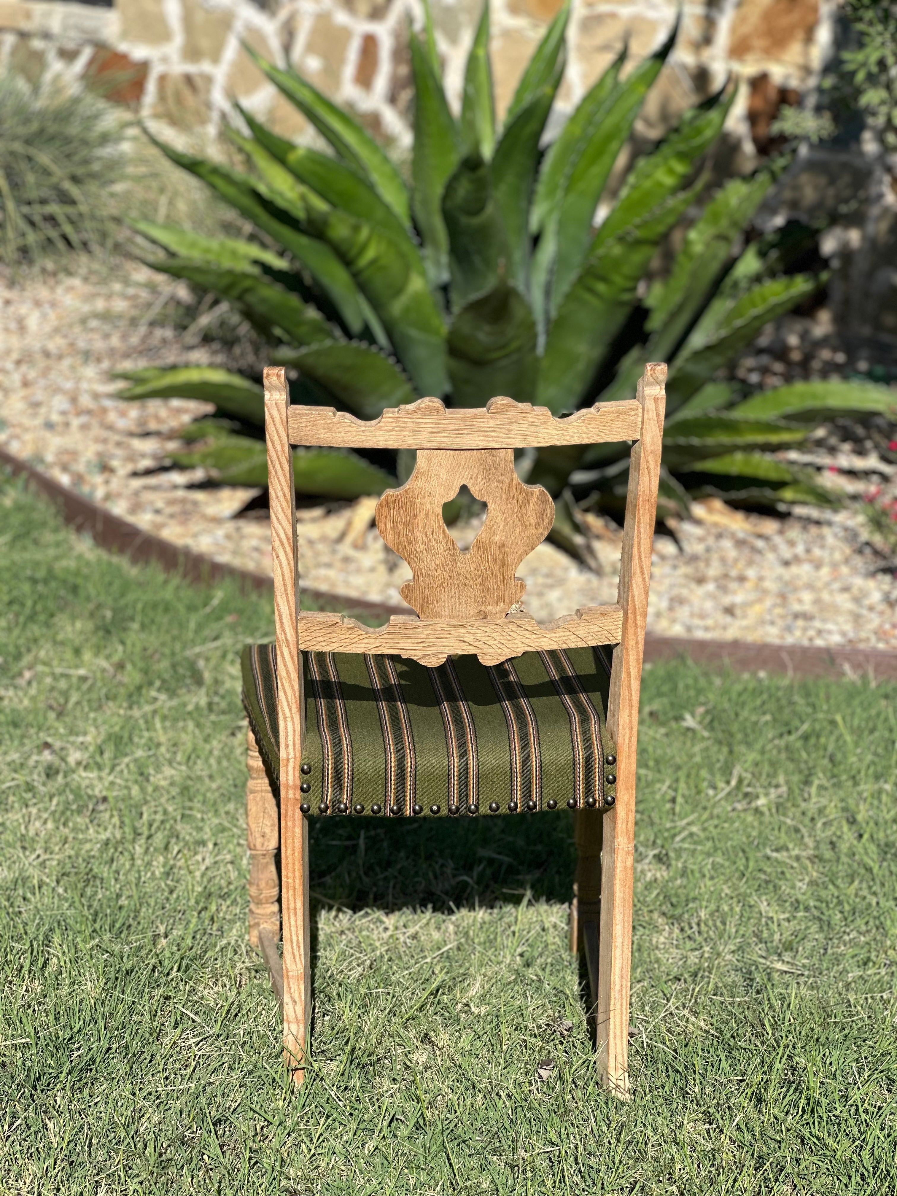 The Keyhole Oak Chair