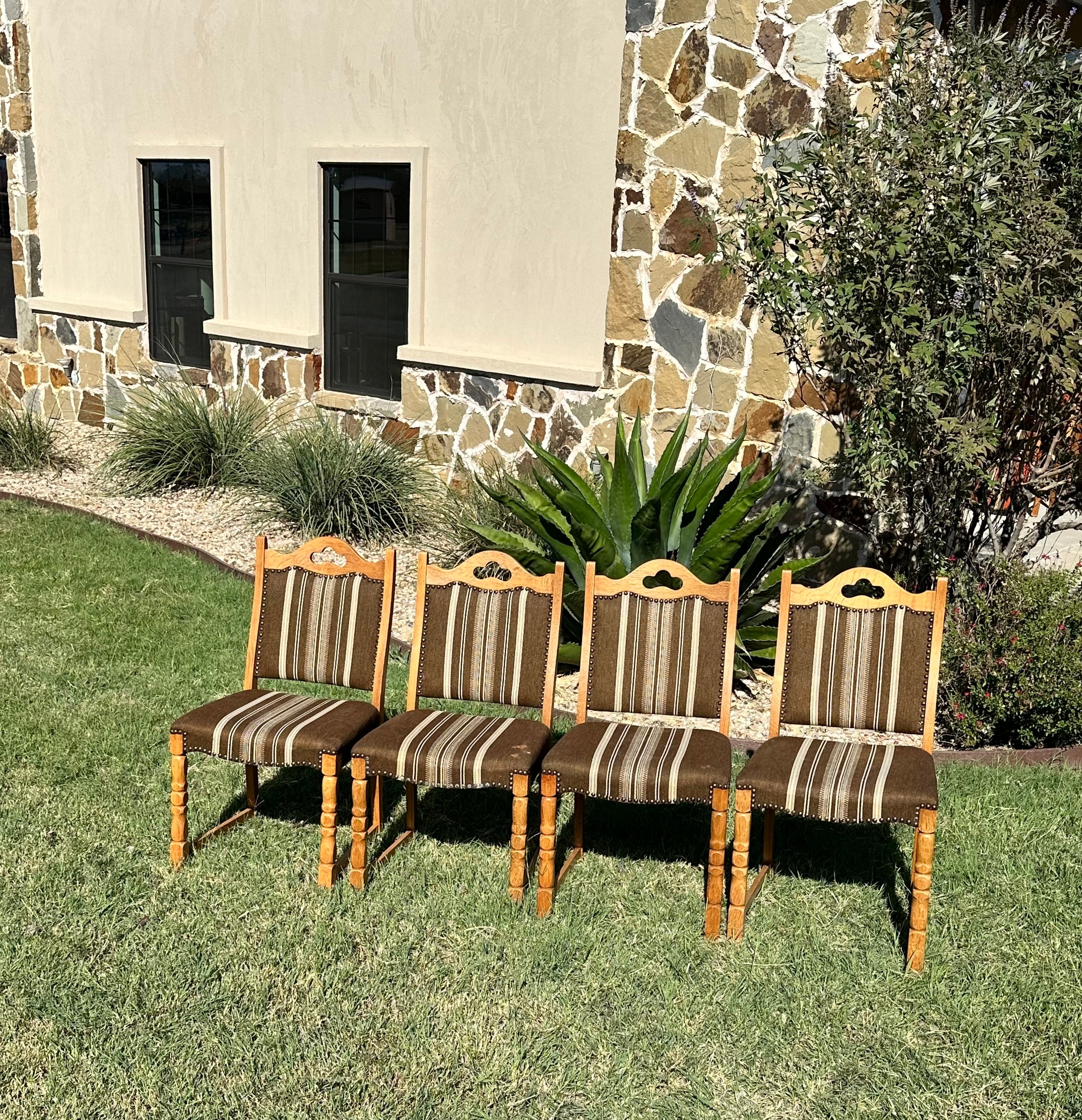 The Rustic Clover Chair