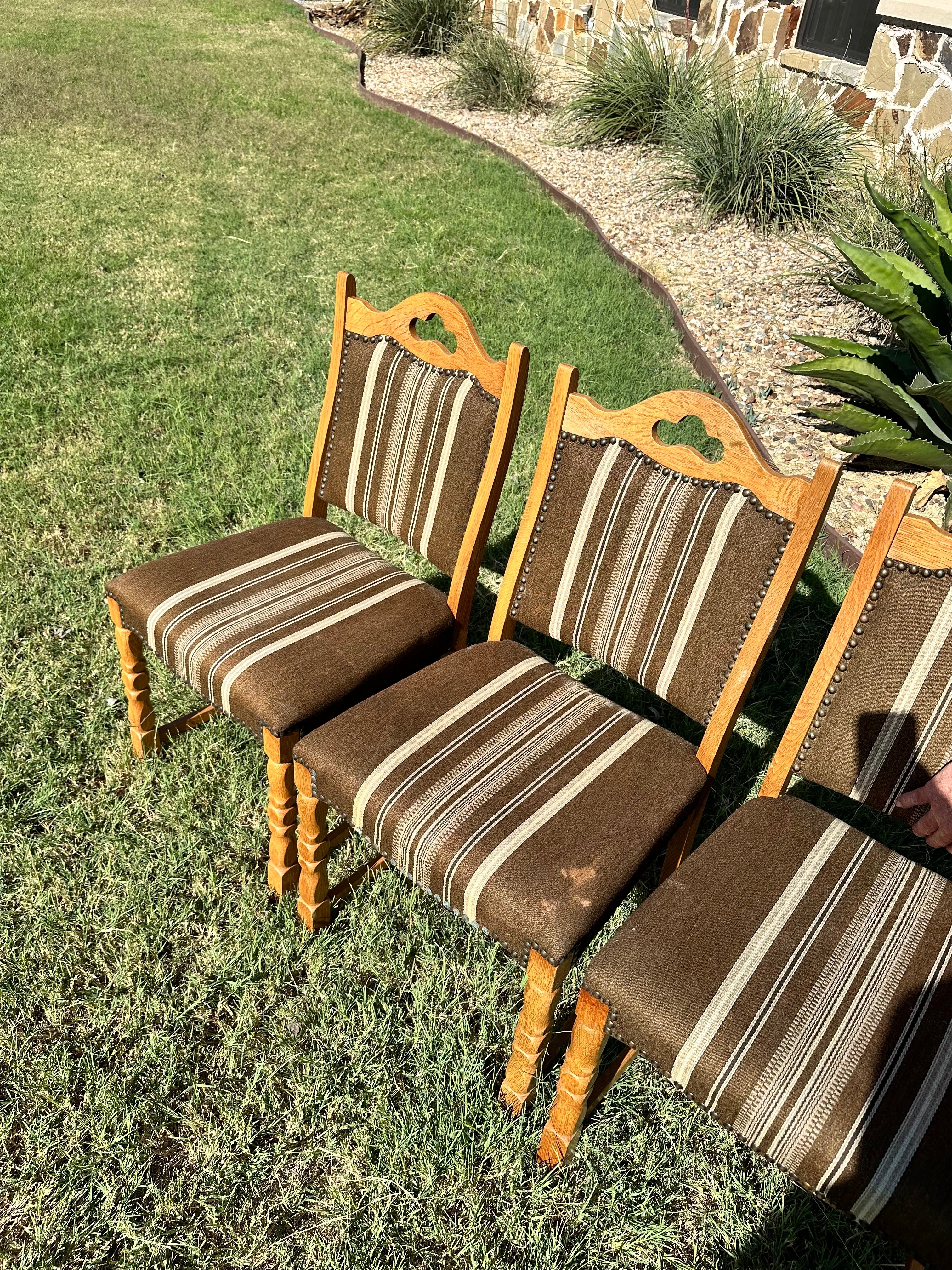 The Rustic Clover Chair