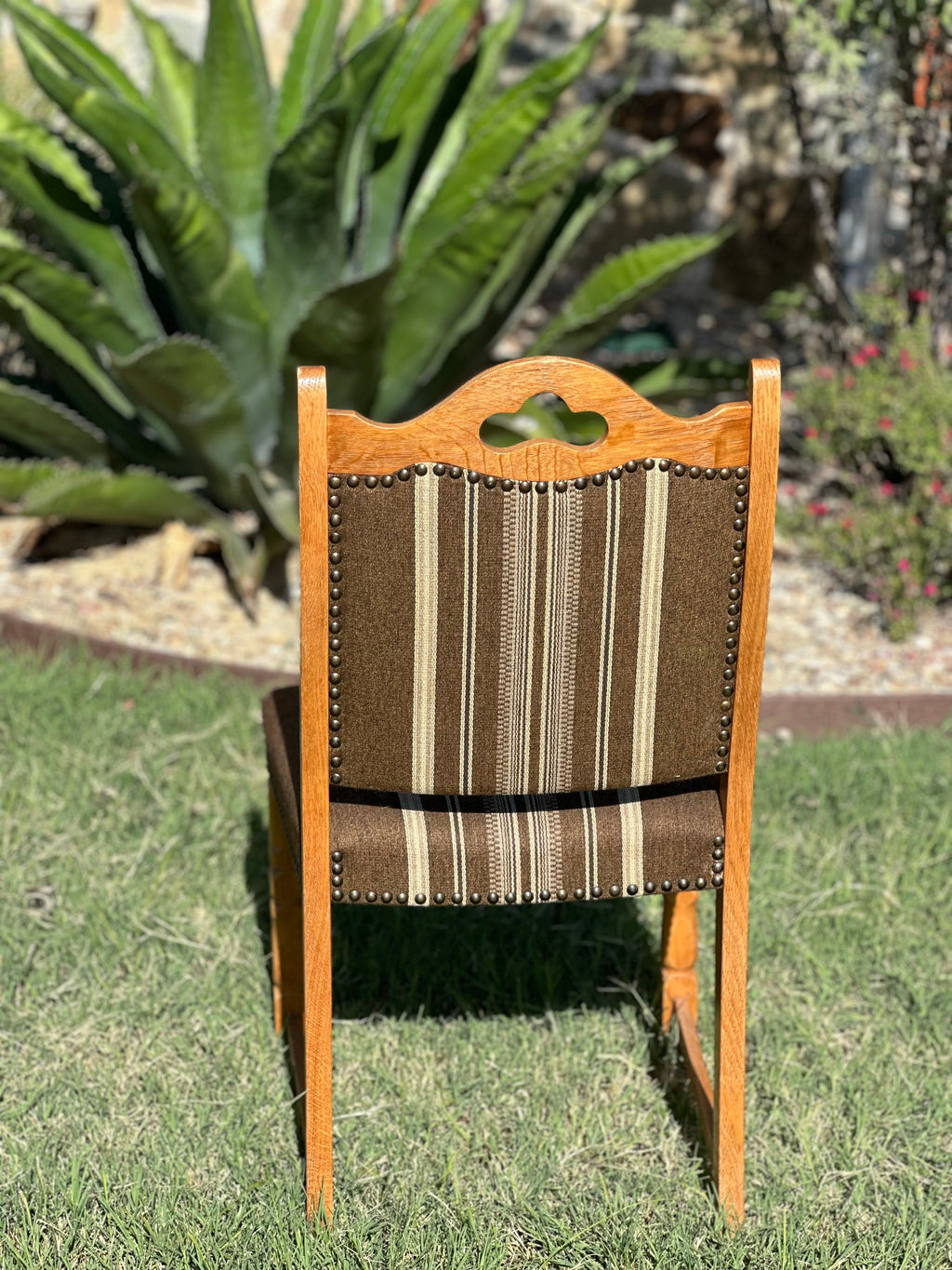 The Rustic Clover Chair